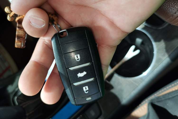 Used CHANGAN CS75 2017 Shangkui Edition 1.8T Automatic All-Wheel-Drive Elite Model Vehicle Key