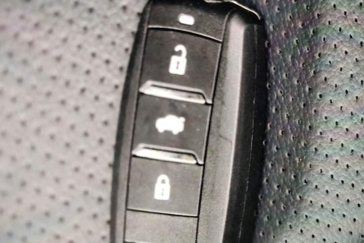 Used CHANGAN CS75 2017 Shangkui Edition 1.5T Automatic Fengxiang Model Vehicle Key