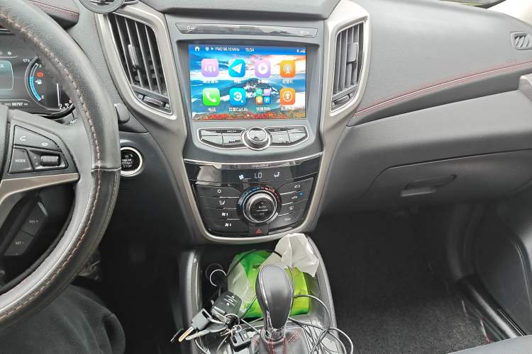 Used CHANGAN CS75 2017 Shangkui Edition 1.5T Automatic Fengxiang Model Audio And AC Panel
