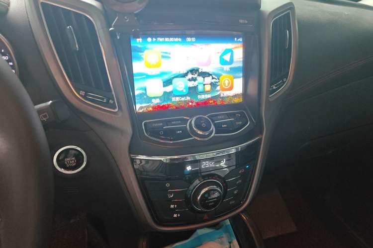 Used CHANGAN CS75 2017 Shangkui Edition 1.5T Manual Fengxiang Model Audio And AC Panel
