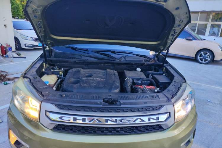 Used CHANGAN CS75 2017 Shangkui Edition 1.5T Manual Fengxiang Model Engine Bay