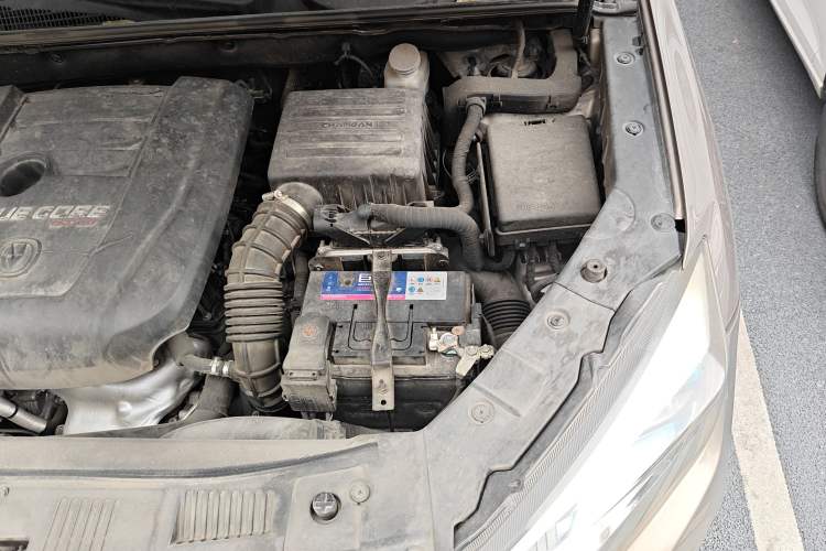 Used CHANGAN CS75 2017 Shangkui Edition 1.5T Automatic Fengxiang Model Engine Bay Left
