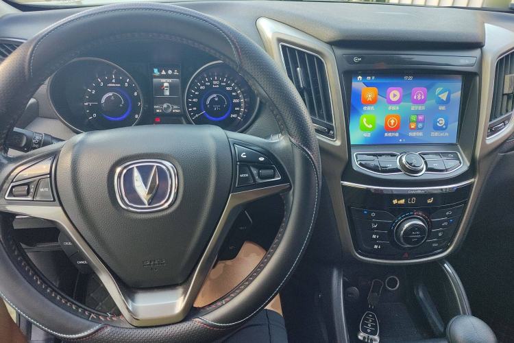 Used CHANGAN CS75 2017 Shangkui Edition 1.5T Manual Fengxiang Model Interior 2