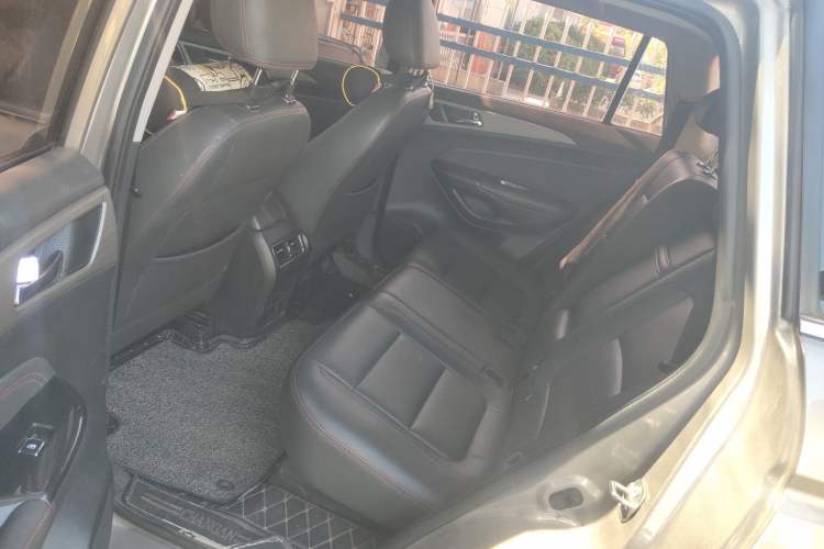 Used CHANGAN CS75 2017 Shangkui Edition 1.5T Automatic Sharp Model Interior 2