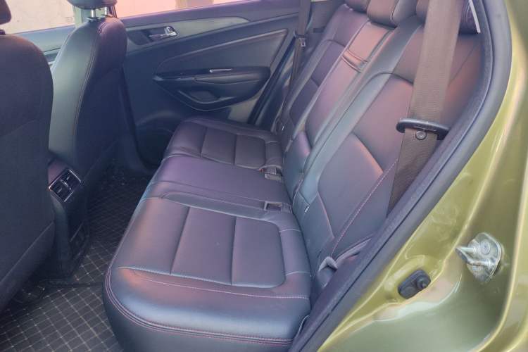 Used CHANGAN CS75 2017 Shangkui Edition 1.5T Manual Fengxiang Model Interior 4