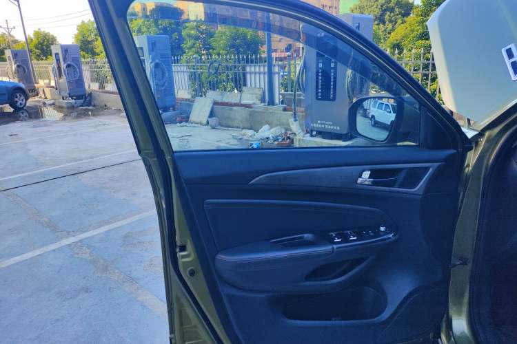 Used CHANGAN CS75 2017 Shangkui Edition 1.5T Manual Fengxiang Model Interior 7