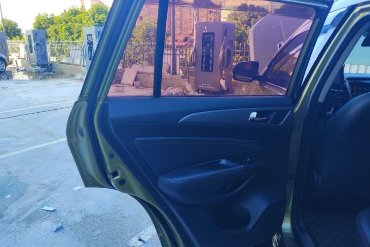 Used CHANGAN CS75 2017 Shangkui Edition 1.5T Manual Fengxiang Model Interior 8