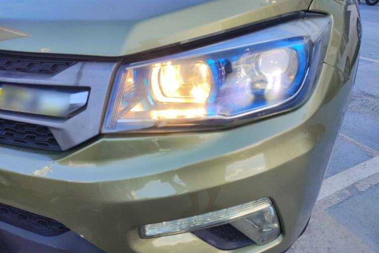 Used CHANGAN CS75 2017 Shangkui Edition 1.5T Manual Fengxiang Model Left Front Headlight