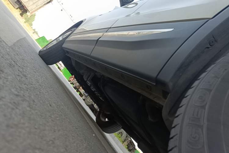 Used CHANGAN CS75 2017 Shangkui Edition 1.5T Automatic Fengxiang Model Left Side Sill