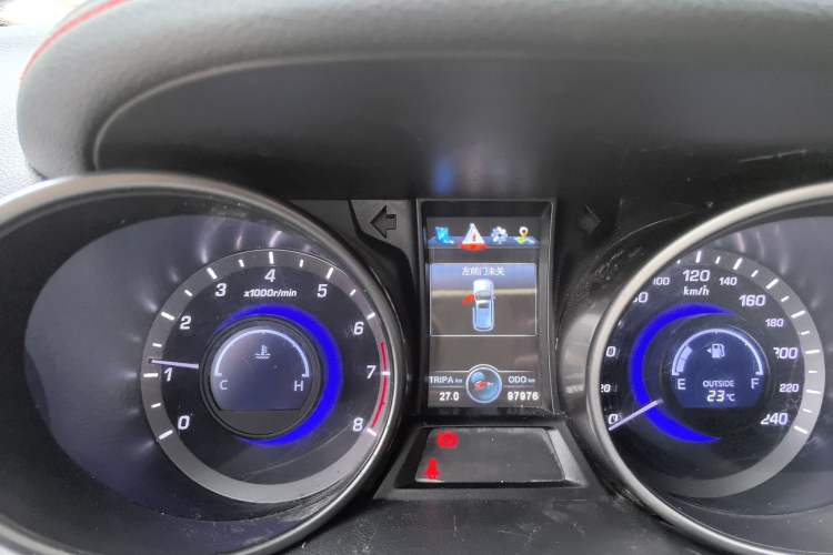 Used CHANGAN CS75 2017 Shangkui Edition 1.5T Manual Fengxiang Model Odometer Close Up