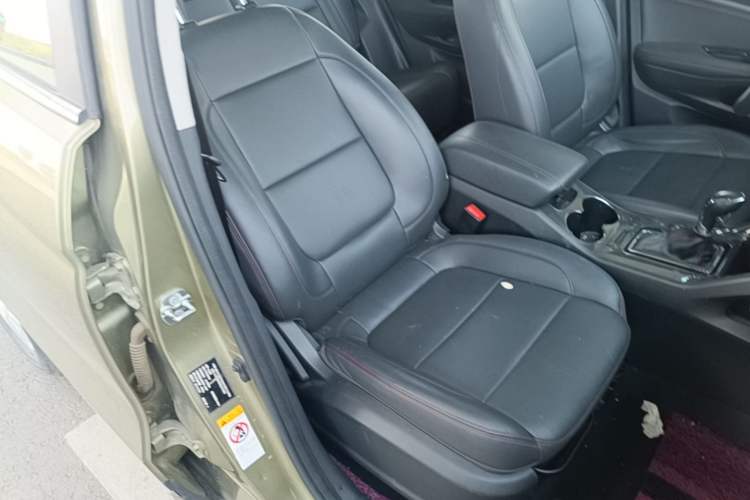 Used CHANGAN CS75 2017 Shangkui Edition 1.5T Automatic Fengxiang Model Right Front Seat
