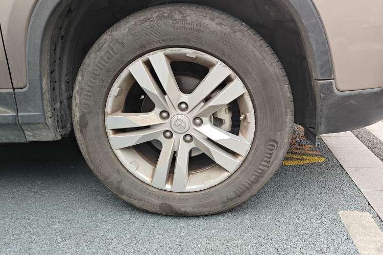 Used CHANGAN CS75 2017 Shangkui Edition 1.5T Automatic Fengxiang Model Right Front Wheel Hub