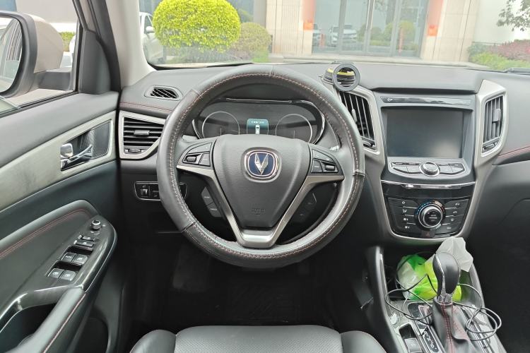 Used CHANGAN CS75 2017 Shangkui Edition 1.5T Automatic Fengxiang Model Steering Wheel