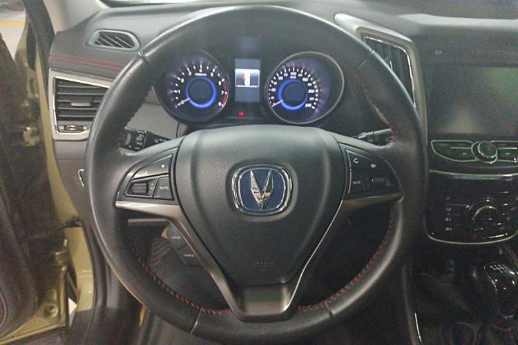 Used CHANGAN CS75 2017 Shangkui Edition 1.5T Manual Fengxiang Model Steering Wheel