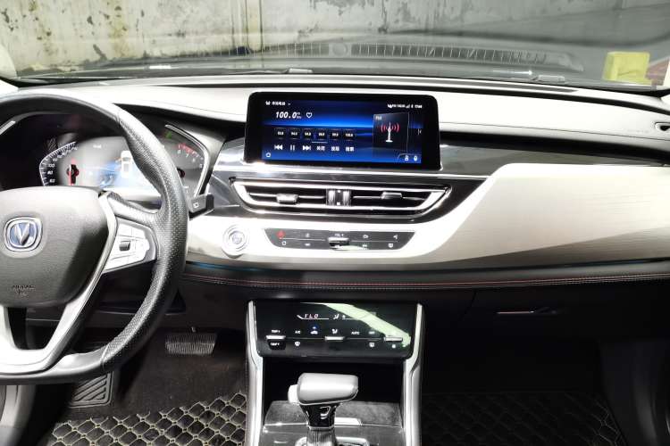 Used CHANGAN CS75 2018 280T Automatic Smart Edition China V-standard Audio And AC Panel