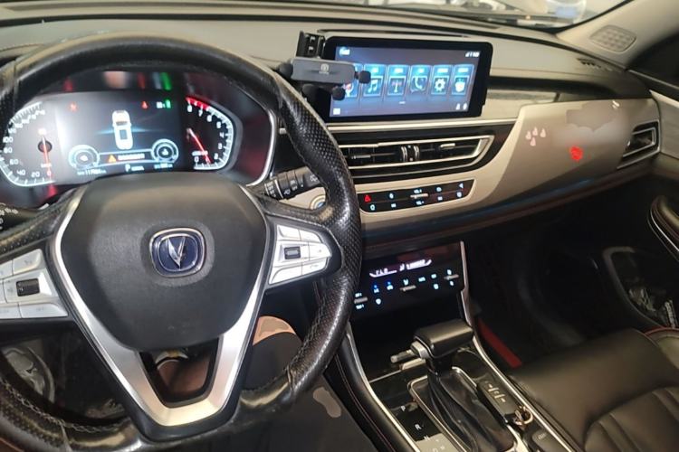 Used CHANGAN CS75 2018 280T Automatic Smart Edition China V-standard Center Console