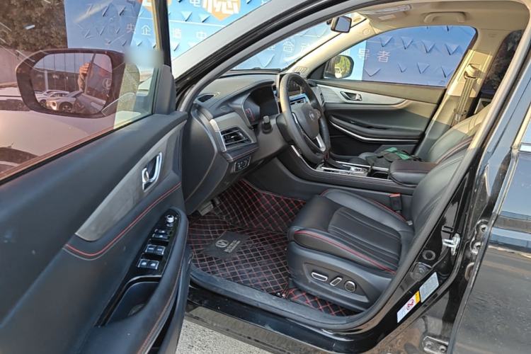 Used CHANGAN CS75 2018 280T Automatic Yazi Model China V Standard Driver Seat