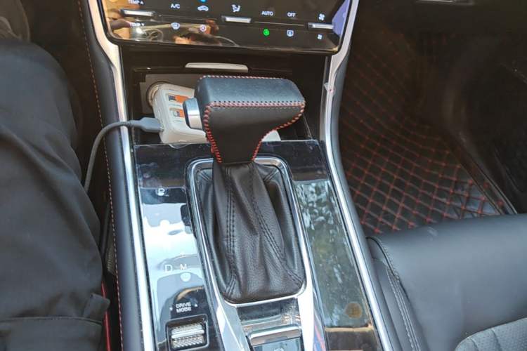 Used CHANGAN CS75 2018 280T Automatic Yazi Model China V Standard Gear Lever