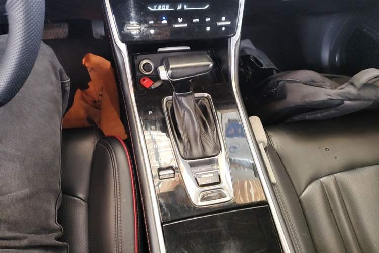 Used CHANGAN CS75 2018 280T Automatic Smart Edition China V Standard Gear Lever