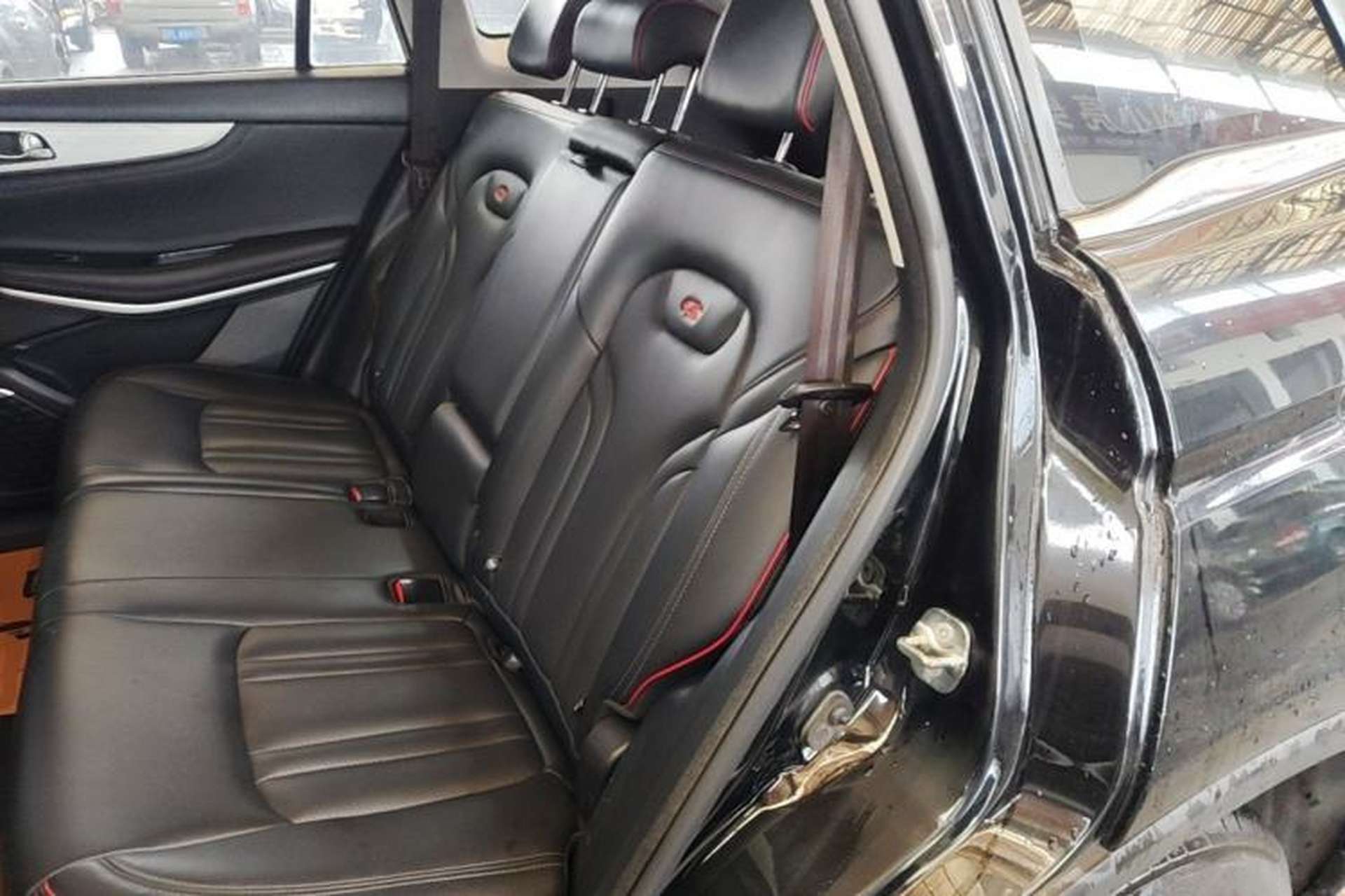 Used CHANGAN CS75 2018 280T Automatic Smart Edition China V Standard Left Rear Seat