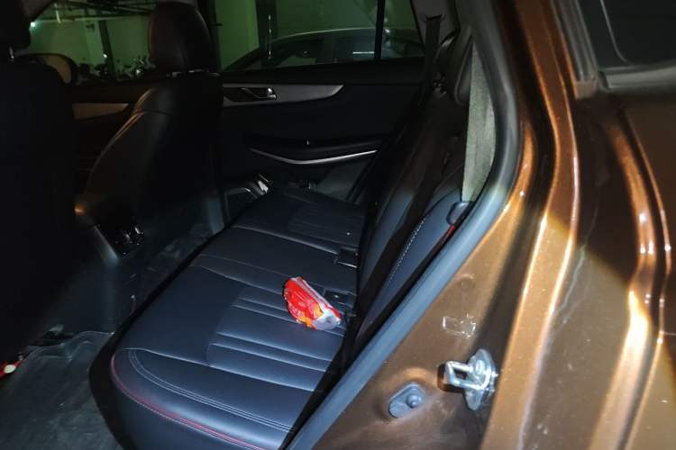 Used CHANGAN CS75 2018 280T Automatic Smart Edition China V Standard Left Rear Seat