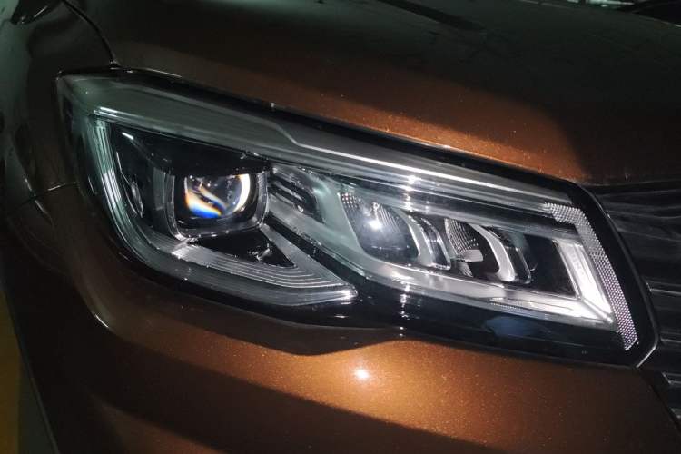 Used CHANGAN CS75 2018 280T Automatic Smart Edition China V Standard Right Front Headlight