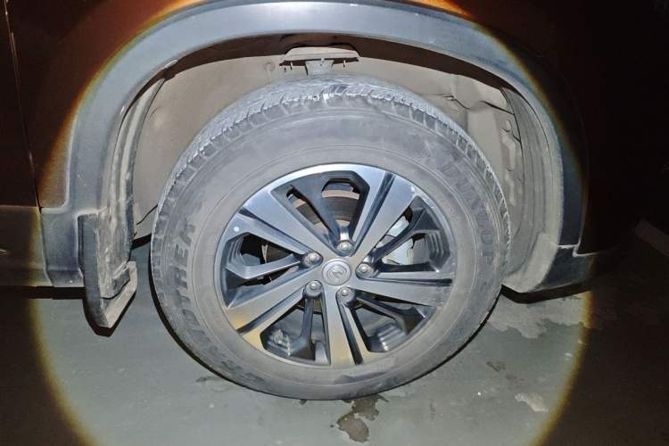 Used CHANGAN CS75 2018 280T Automatic Smart Edition China V Standard Right Front Wheel Hub