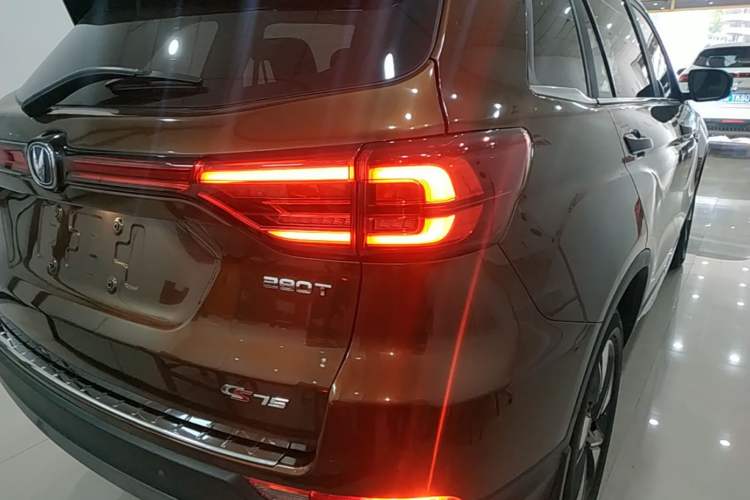 Used CHANGAN CS75 2018 280T Automatic Smart Edition China V-standard Right Rear Taillight