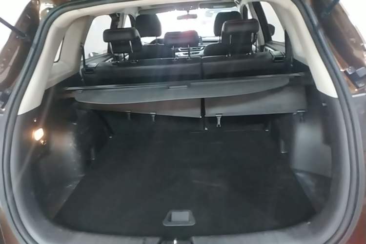 Used CHANGAN CS75 2018 280T Automatic Smart Edition China V-standard Trunk