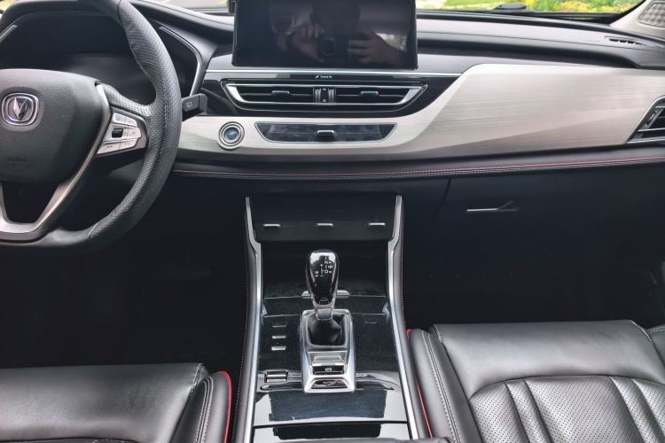 Used CHANGAN CS75 2018 280T Automatic Luxury Edition China V Standard Audio And AC Panel