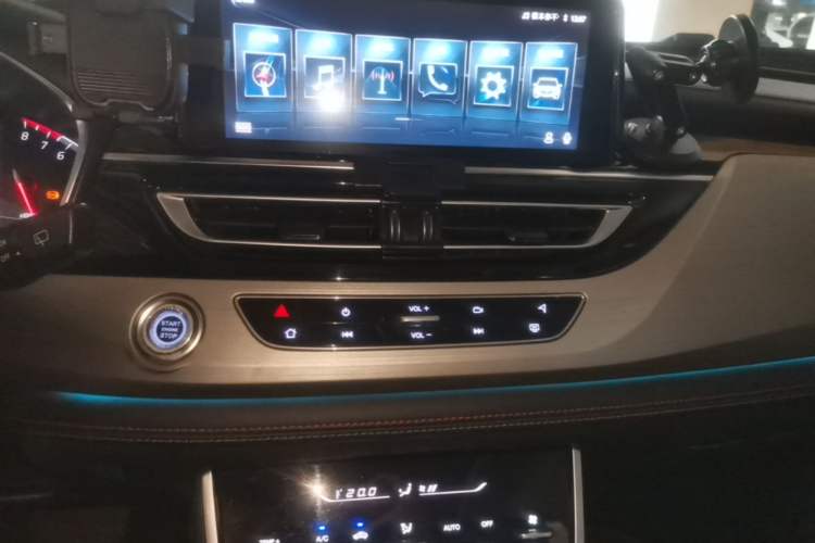 Used CHANGAN CS75 2018 280T Automatic Smart Edition China V-standard Audio And AC Panel