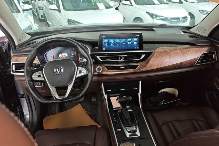 Used CHANGAN CS75 2018 280T Automatic Smart Edition China V-standard Center Console