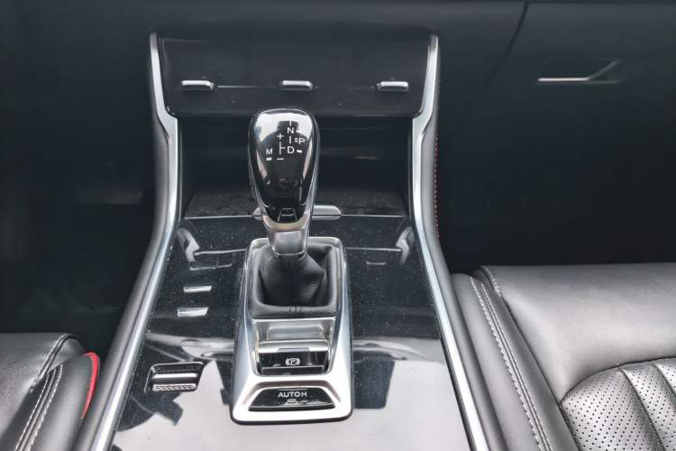 Used CHANGAN CS75 2018 280T Automatic Luxury Edition China V Standard Gear Lever