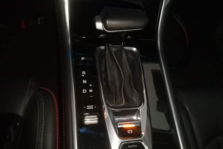 Used CHANGAN CS75 2018 280T Automatic Smart Edition China V-standard Gear Lever