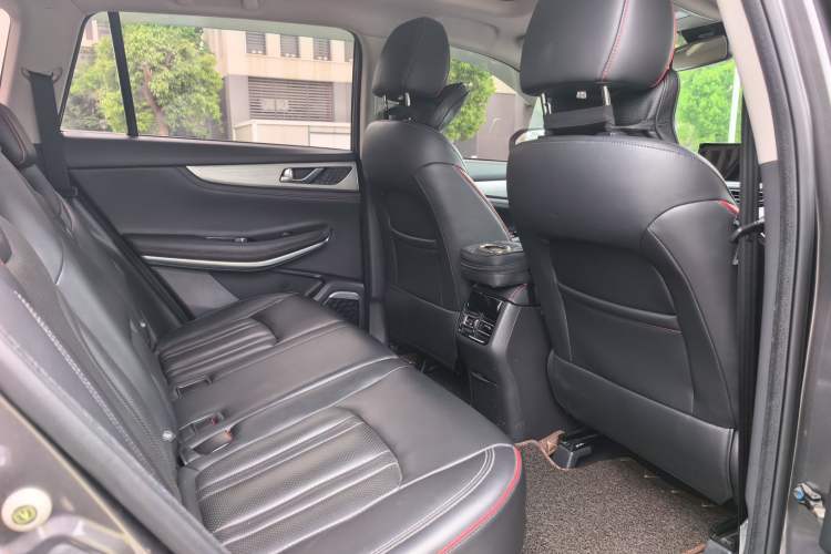 Used CHANGAN CS75 2018 280T Automatic Luxury Edition China V Standard Interior 5