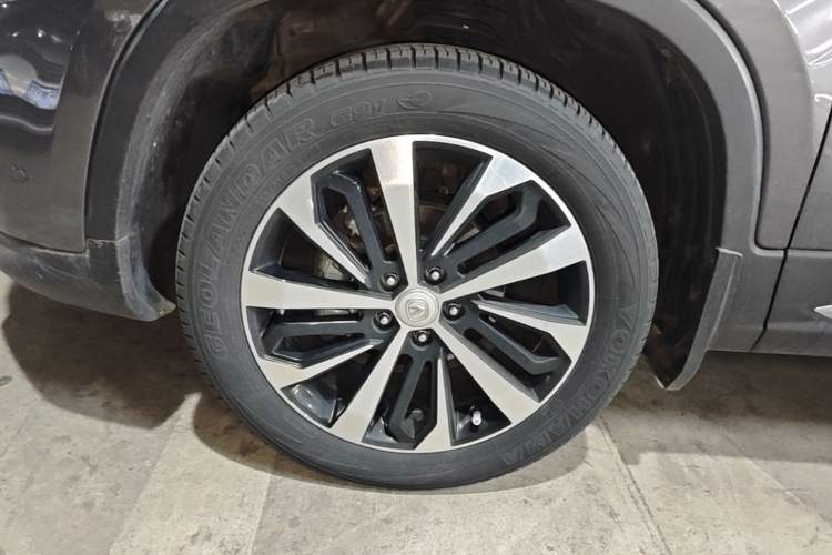 Used CHANGAN CS75 2018 280T Automatic Luxury Edition China V Standard Left Front Wheel Hub