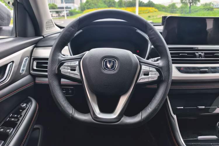Used CHANGAN CS75 2018 280T Automatic Luxury Edition China V Standard Steering Wheel