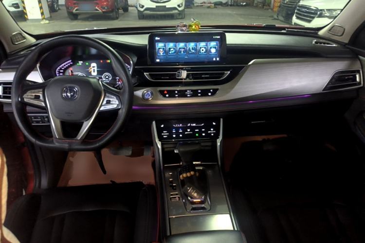 Used CHANGAN CS75 2018 280T Automatic Yazi Model China V Standard Center Console