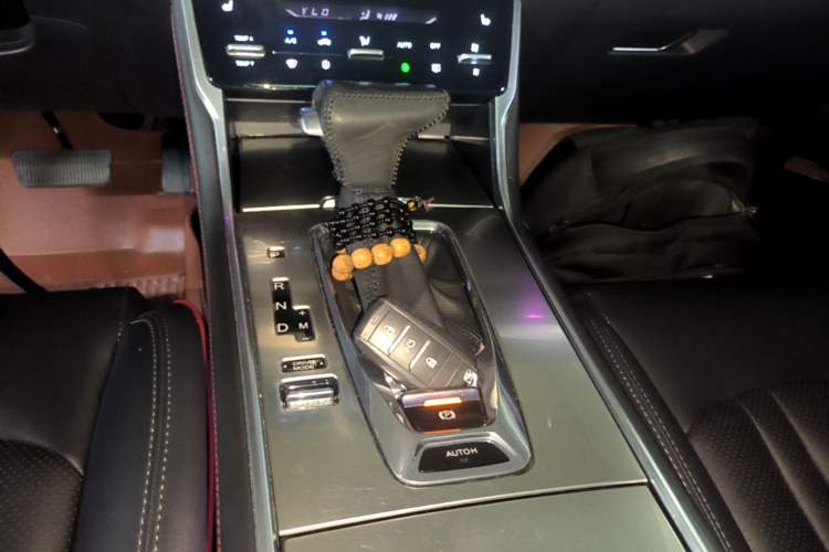 Used CHANGAN CS75 2018 280T Automatic Yazi Model China V Standard Gear Lever