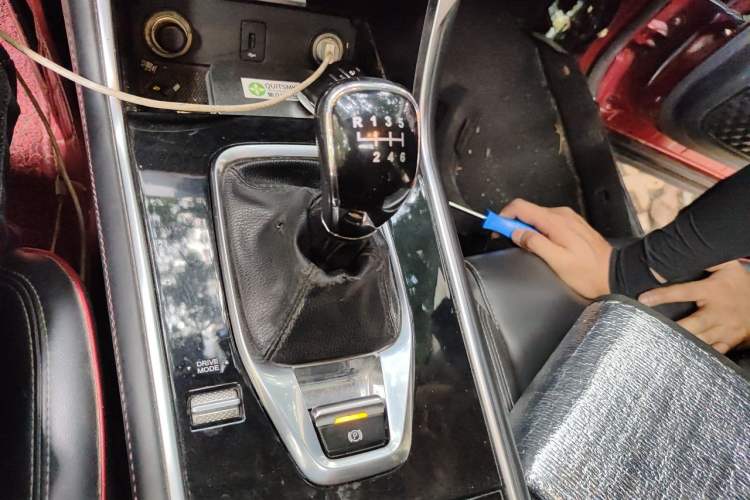 Used CHANGAN CS75 2018 280T Manual Elite Version China V Standard Gear Lever