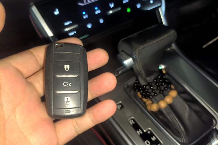 Used CHANGAN CS75 2018 280T Automatic Yazi Model China V Standard Vehicle Key