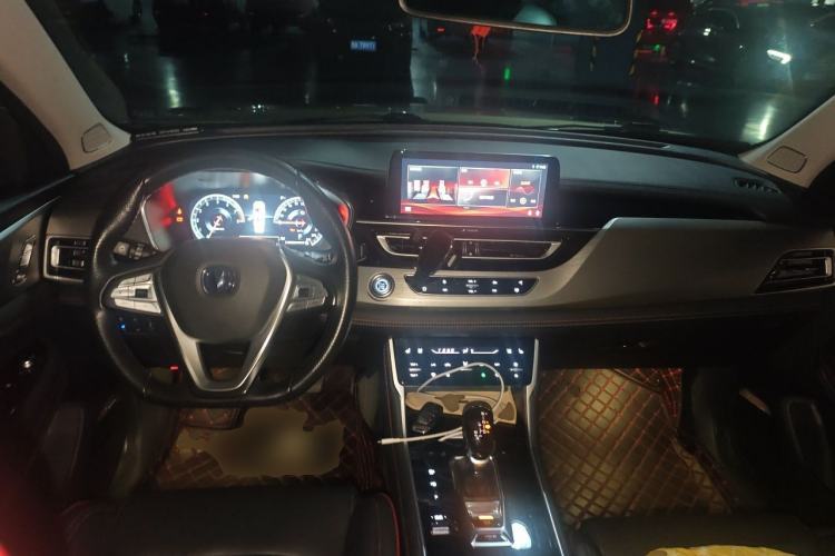Used CHANGAN CS75 2018 280T Automatic Luxury Edition China V Standard Center Console