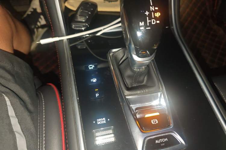 Used CHANGAN CS75 2018 280T Automatic Luxury Edition China V Standard Gear Lever