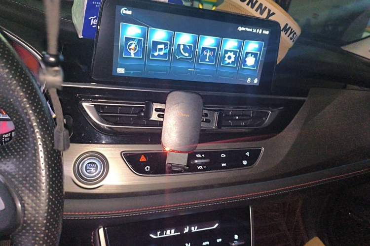 Used CHANGAN CS75 2018 280T Automatic Smart Edition China V-standard Audio And AC Panel