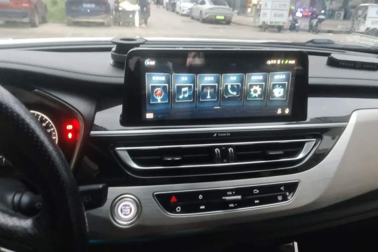 Used CHANGAN CS75 2018 280T Automatic Smart Model China V Standard Audio And AC Panel