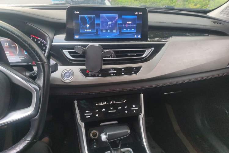 Used CHANGAN CS75 2018 280T Automatic Smart Edition China V-standard Audio And AC Panel