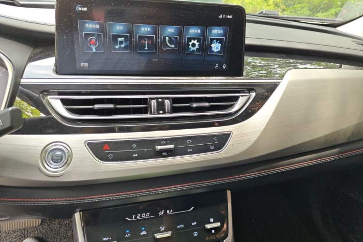 Used CHANGAN CS75 2018 280T Automatic Smart Edition China V-standard Audio And AC Panel