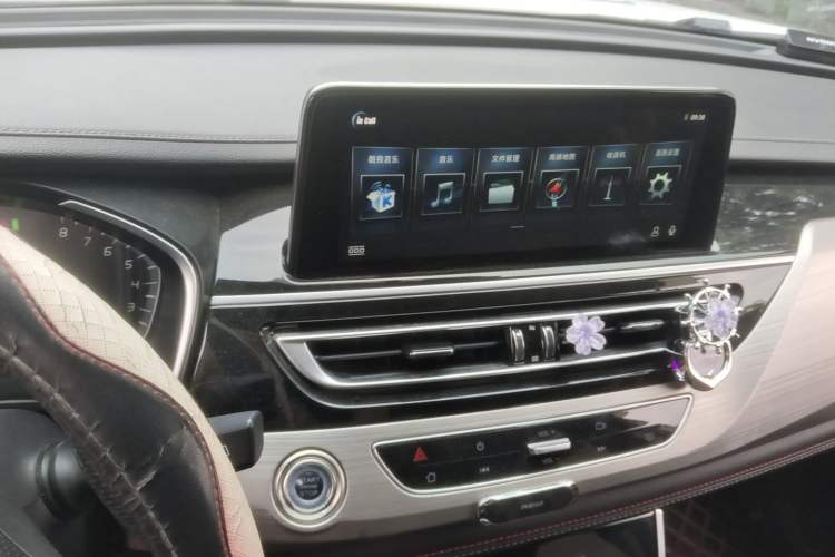 Used CHANGAN CS75 2018 280T Automatic Smart Edition China V-standard Audio And AC Panel