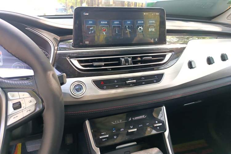 Used CHANGAN CS75 2018 280T Automatic Smart Edition China V-standard Audio And AC Panel