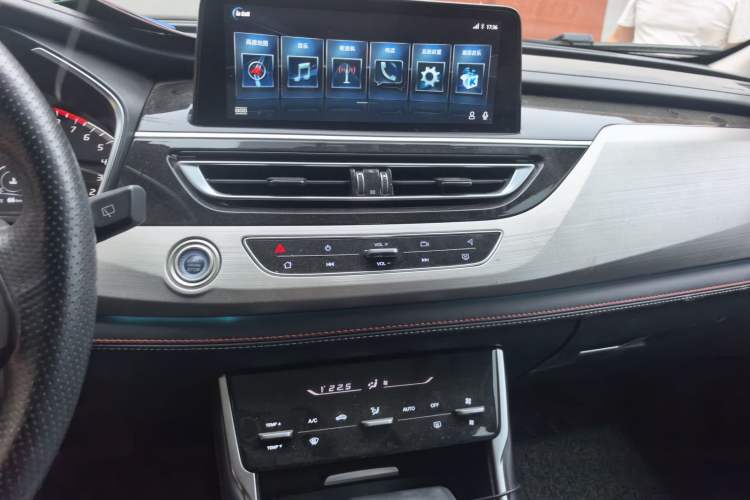 Used CHANGAN CS75 2018 280T Automatic Smart Edition China V-standard Audio And AC Panel